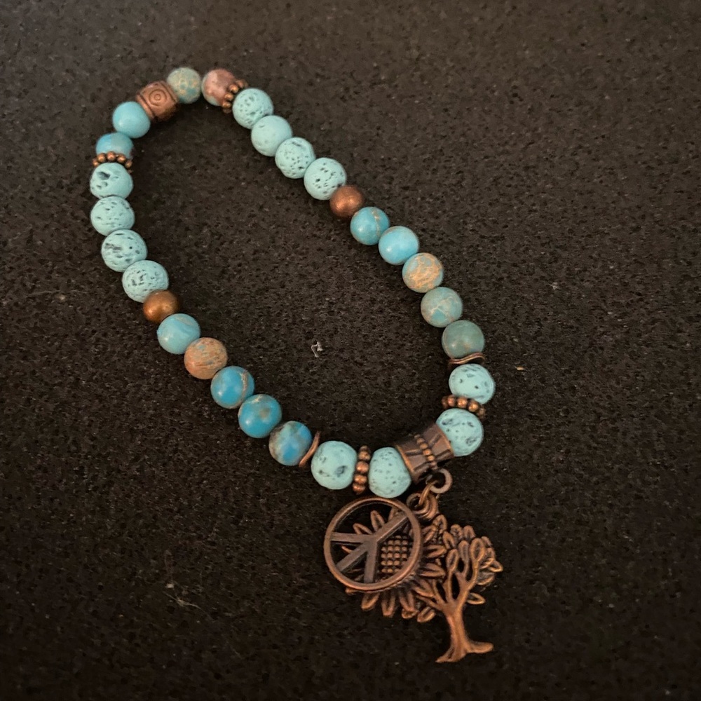 BohoHippie Friendship Bracelets, great as Christmas gifts.